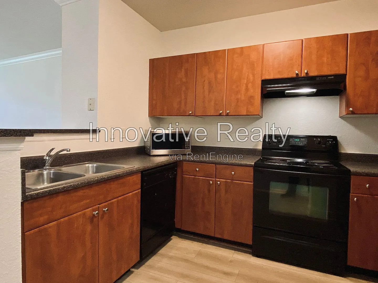 1 bed, 1.0 bath, 739 sqft, $1,550 — Photo 3