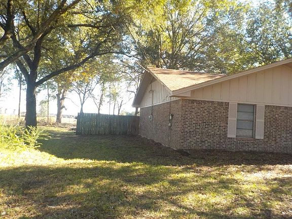 2nd image of 122 Charles St