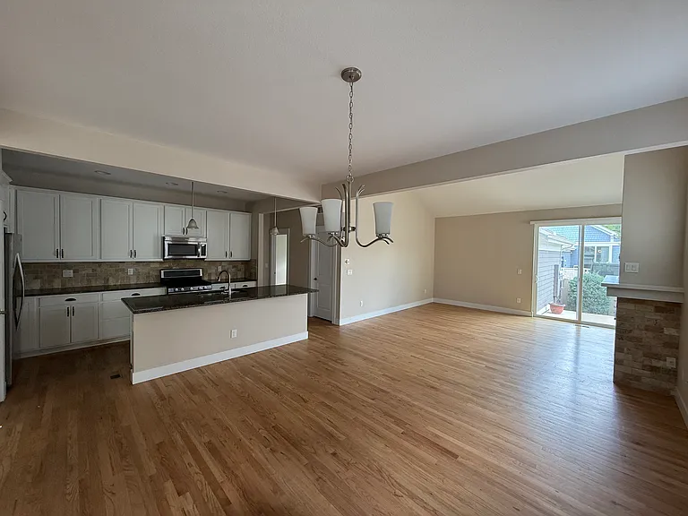 2841 Cascade Creek Dr — Photo 2