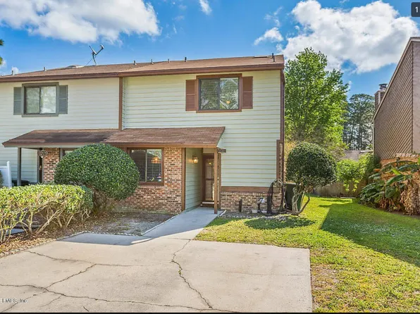11211 Windtree Dr E, Jacksonville, FL 32257