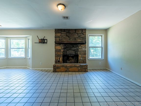 3rd image of 11765 E Elm St