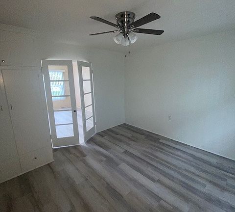5th image of 161 Ocean Park Blvd APT C