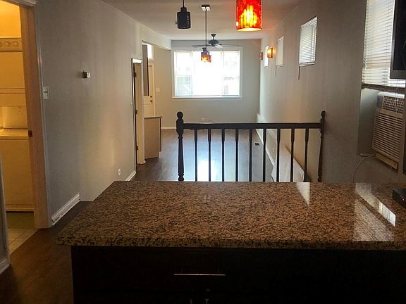 4th image of 1213 W Erie St #1