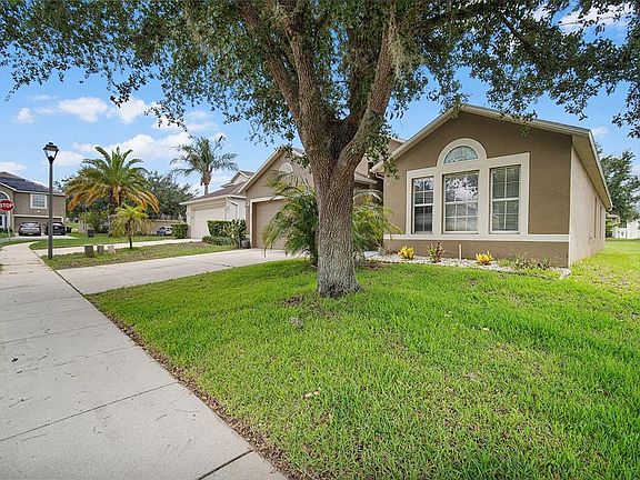 4th image of 265 Jocelyn Dr
