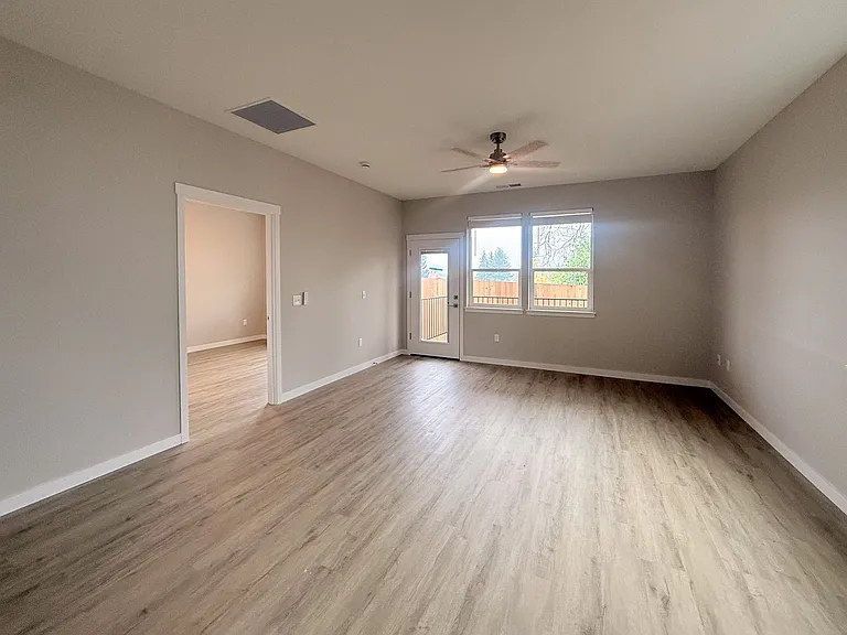 5534-5564 Skyline Rd S — Photo 154