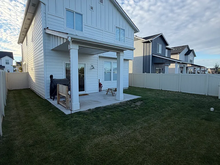 300 S Calf Creek Ave — Photo 6