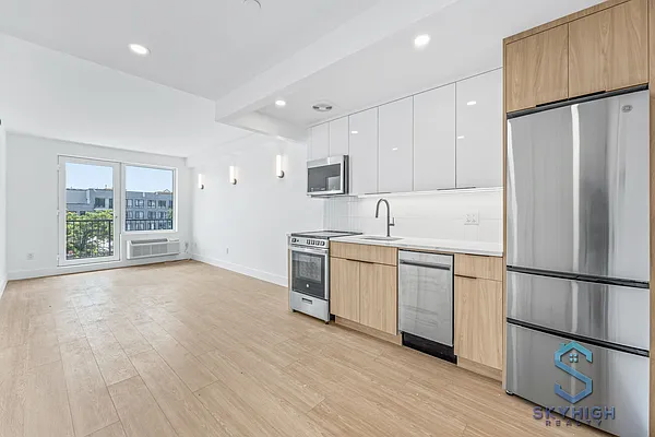 Rented by Skyhigh Realty NYC LLC | media 1
