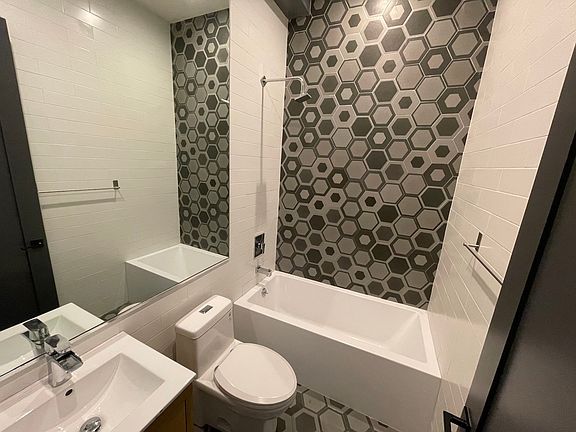 4th image of 85 Humboldt St #3L