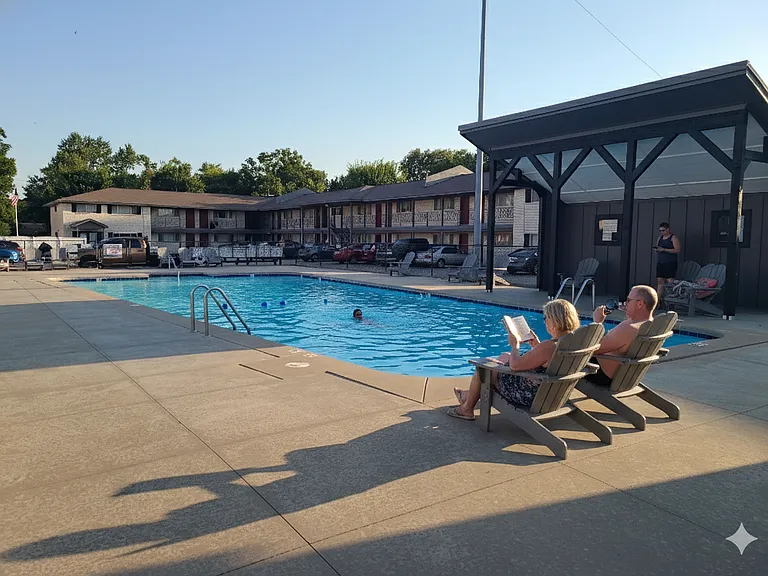 DeVille Apartments — Photo 15