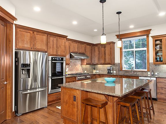 5th image of 2408 Harmony Ln