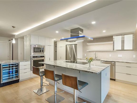 4th image of 4822 Ocean Blvd APT 11D