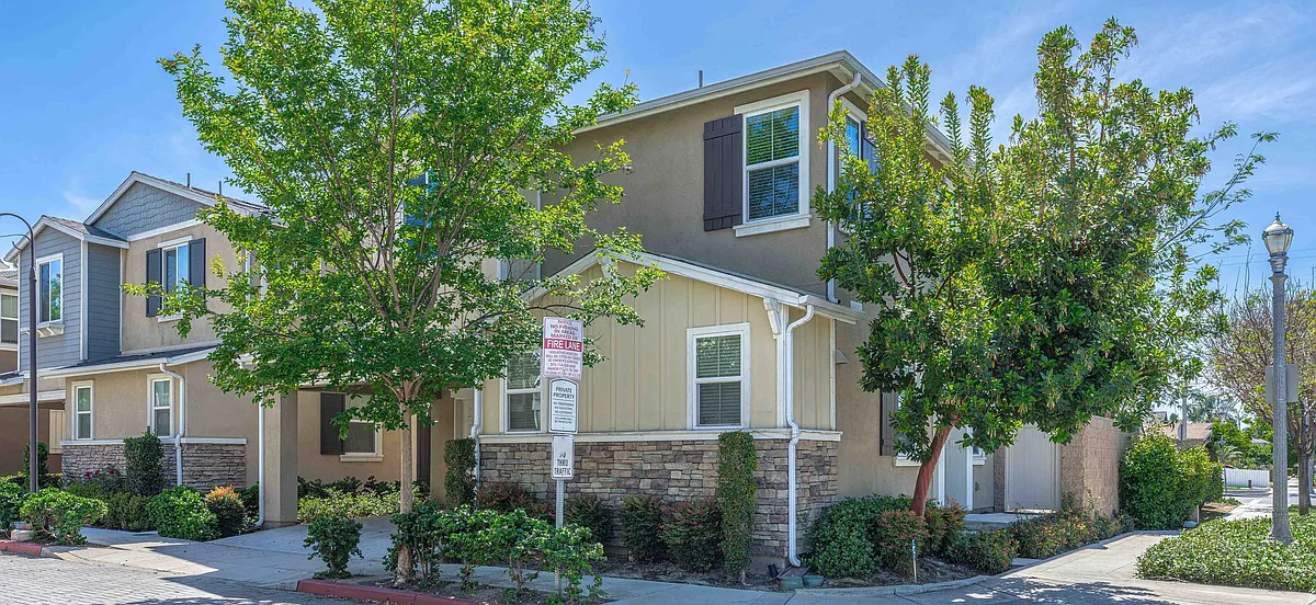 Photo 2 of 31 - 399 N Avelina Way #1 - Anaheim, CA Building Photo - 399 N Avelina Way #1