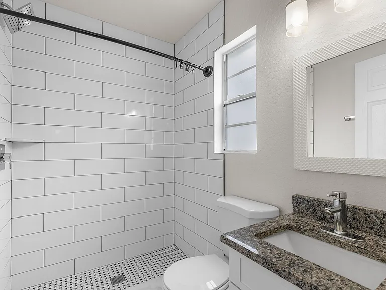 3605 W Iowa Ave — Photo 14