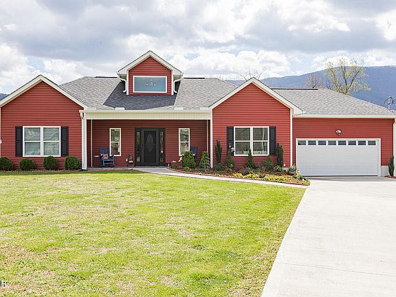 2nd image of 2221 Meadowbrook Ln