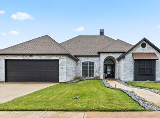 203 Habersham Dr, Youngsville, LA 70592