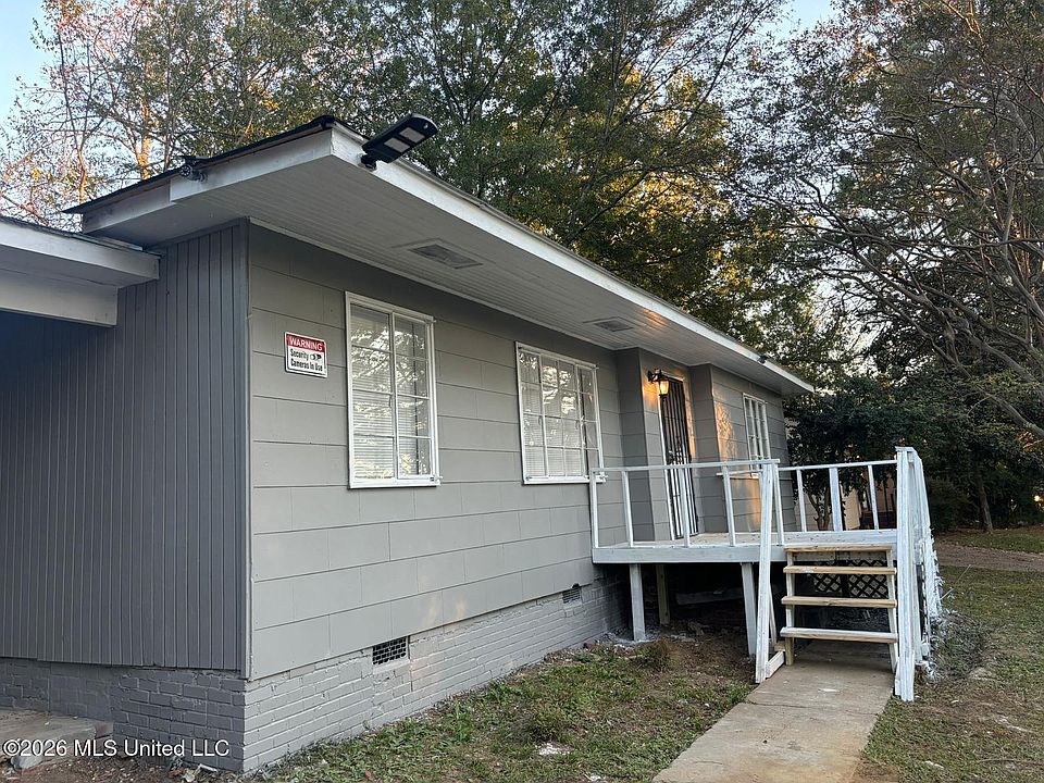 1st image of 2548 Belvedere Dr