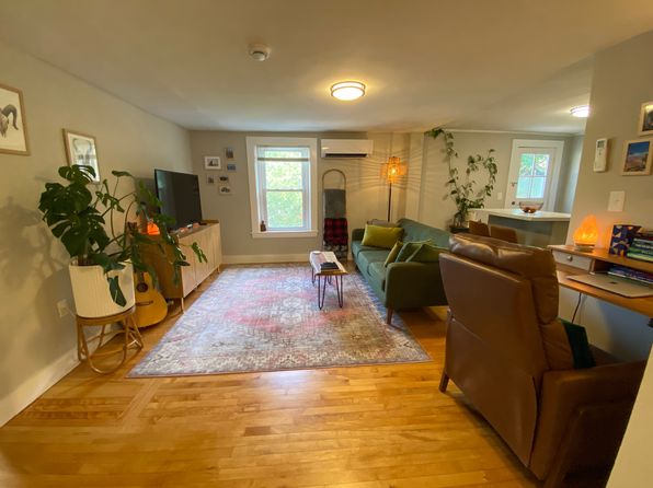 13 Pleasant St #2