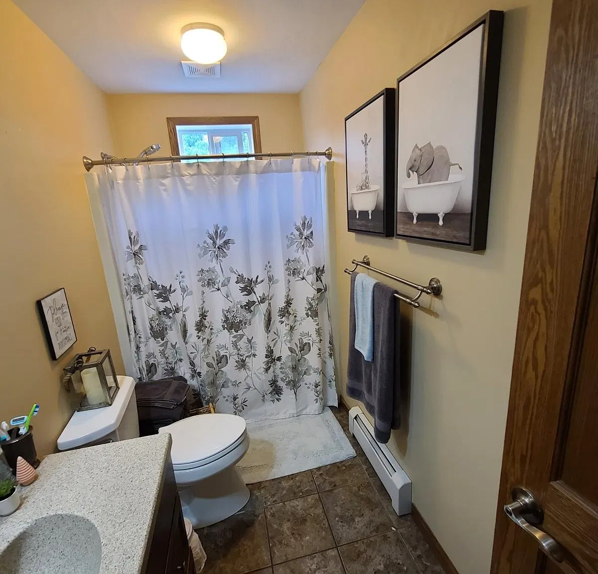 383 Clinton Ct — Photo 1