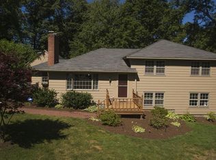 136 E Allen Ridge Rd, Springfield, MA 01118