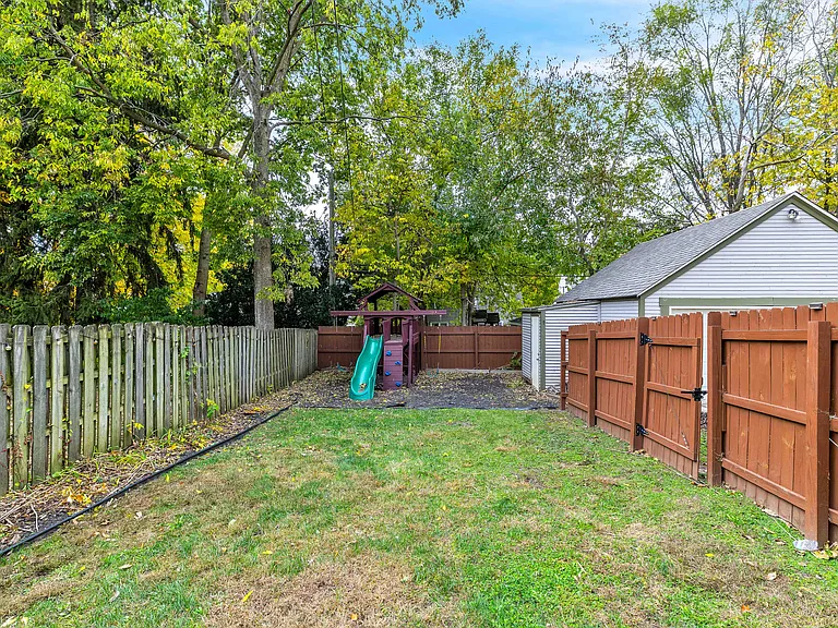 124 Oak Knolls Ave — Photo 37