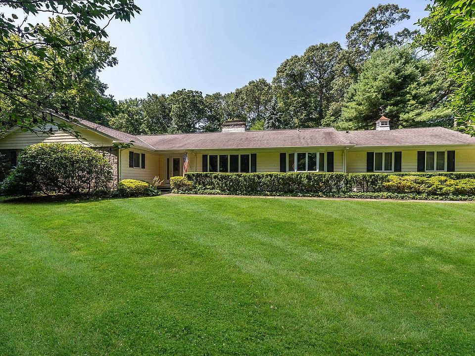 1st image of 1 Laurel Ct
