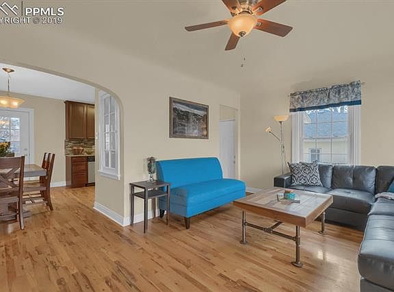 3rd image of 209 Farragut Ave