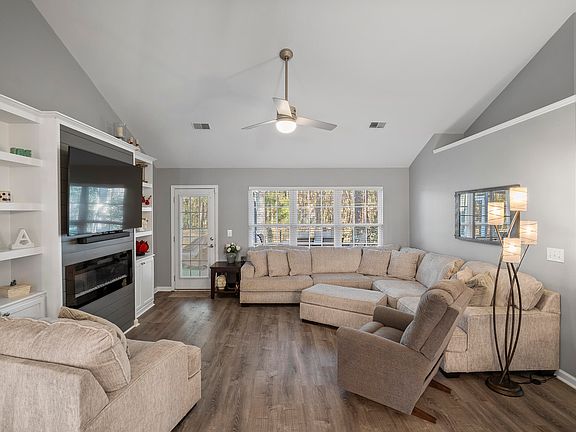 4th image of 3370 Lindner Ln