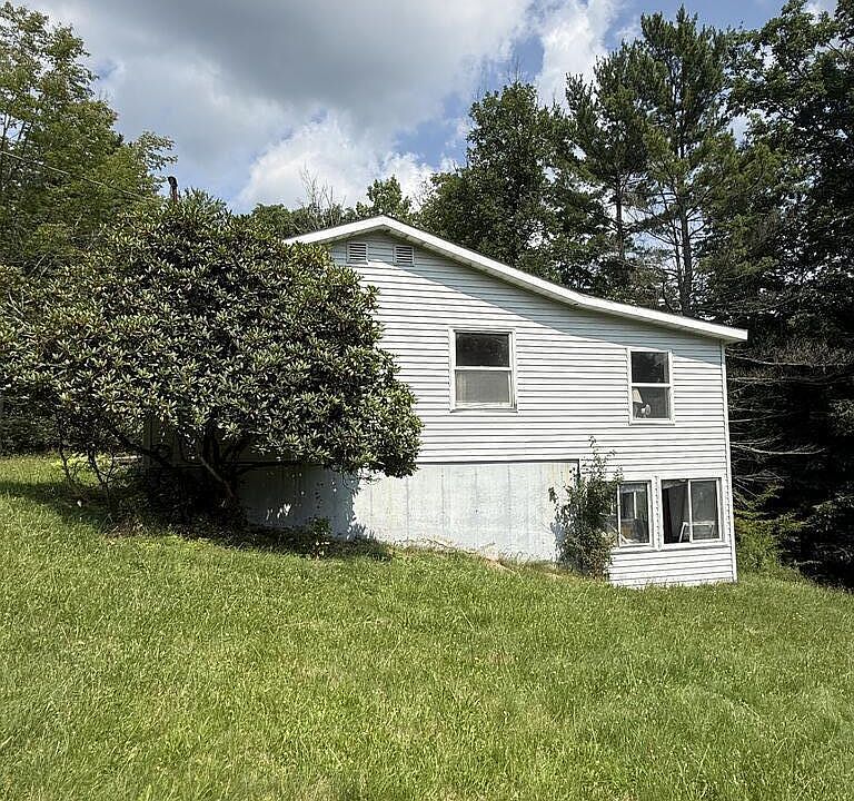 2nd image of 392 Beartown Rd