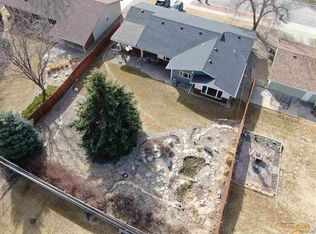 4802 Edgewood Dr, Rapid City, SD 57702