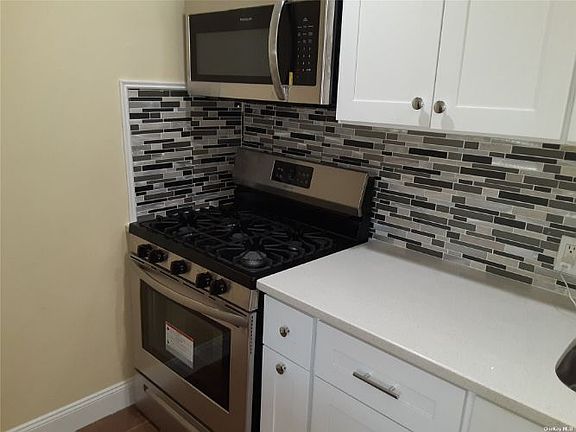 5th image of 1121 Putnam Ave