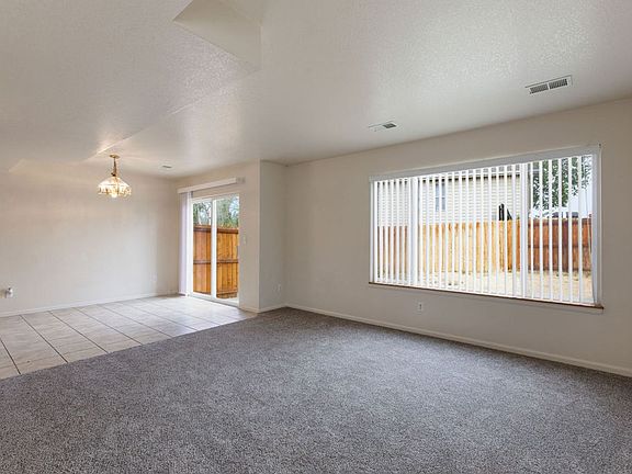 3rd image of 432 Sundance Cir N