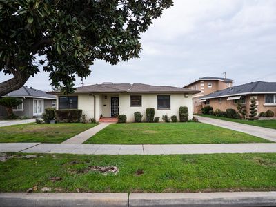 322 W Fountain Way, Fresno, CA, 93705