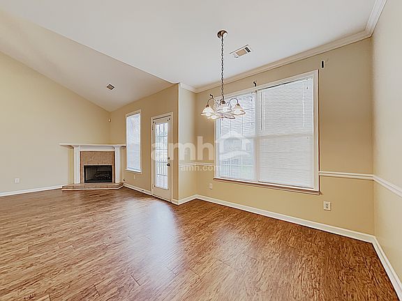 5th image of 2383 Temple View Dr