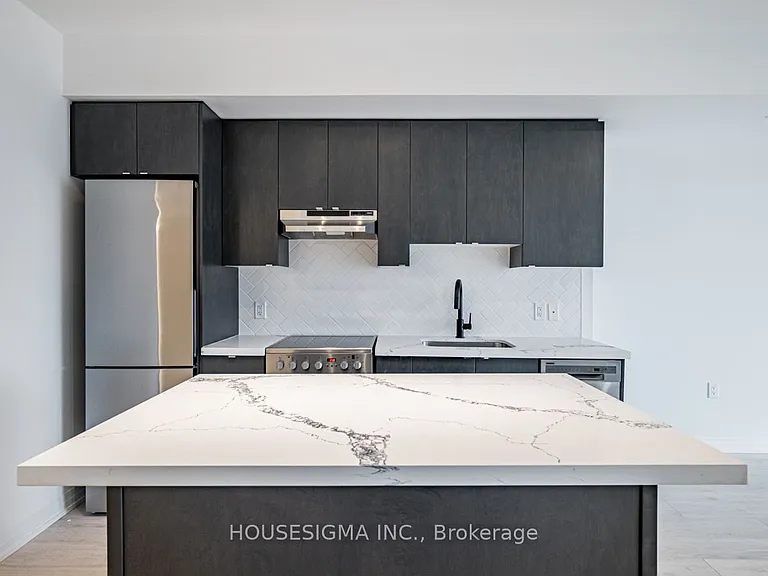 408 Brown Ct #212 — Photo 3
