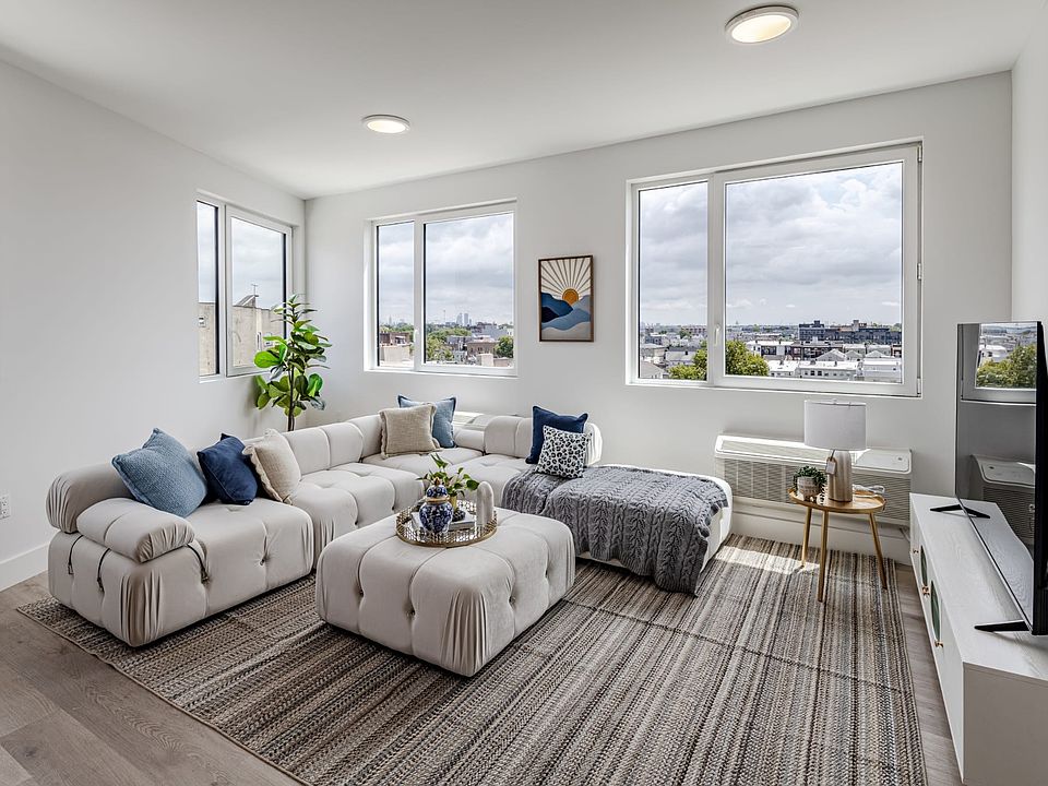 1st image of 28 Jefferson St #300