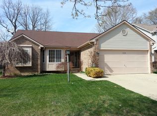 133 Larchwood Ave, Troy, MI