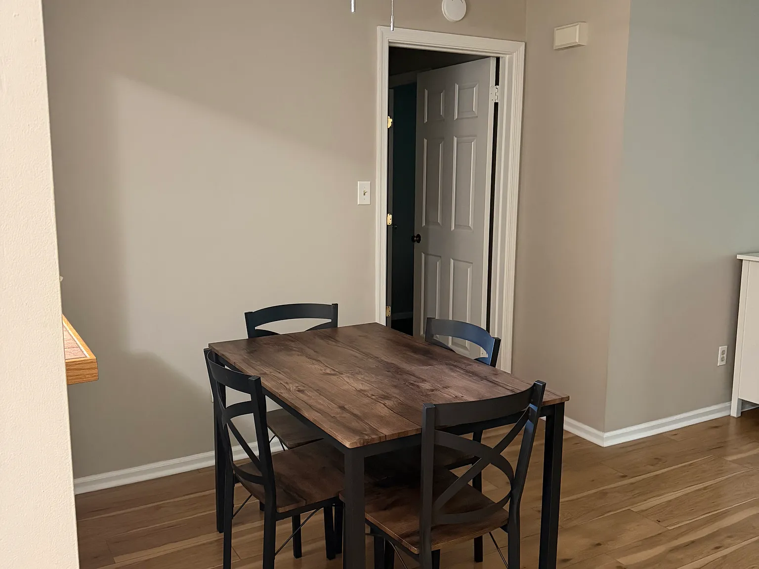 1 bed, 708 sqft, $1,600 — Photo 3