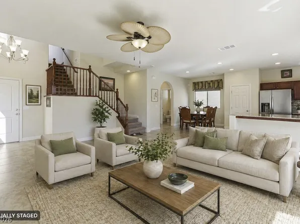 32 Lily Grove Rd, Henderson, NV 89148