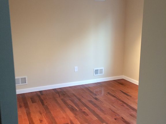 5th image of 493 Villa Avenue