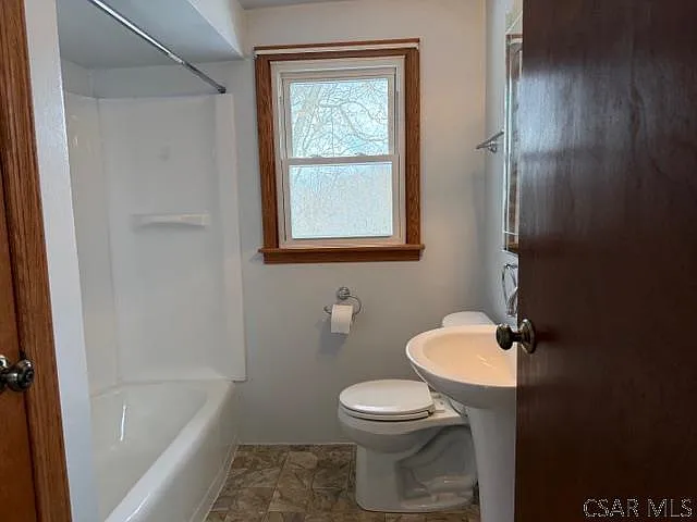 927 East Ave — Photo 7