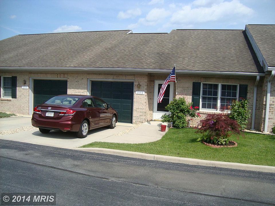 1st image of 202 Sunbrook Ln