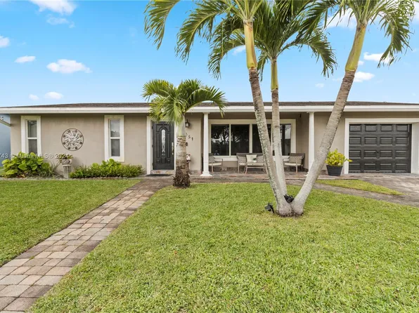 9451 NW 8th St, Pembroke Pines, FL 33024