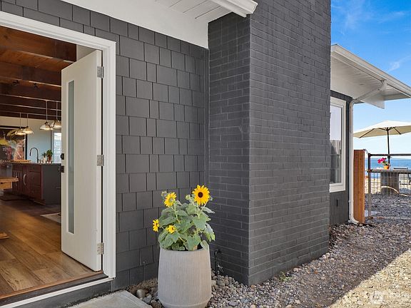 2nd image of 4161 Sucia Drive