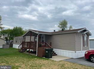 24 E Opal Dr, Lititz, PA 17543