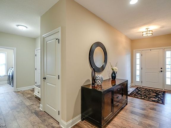 5th image of 857 Heron Lakes Cir
