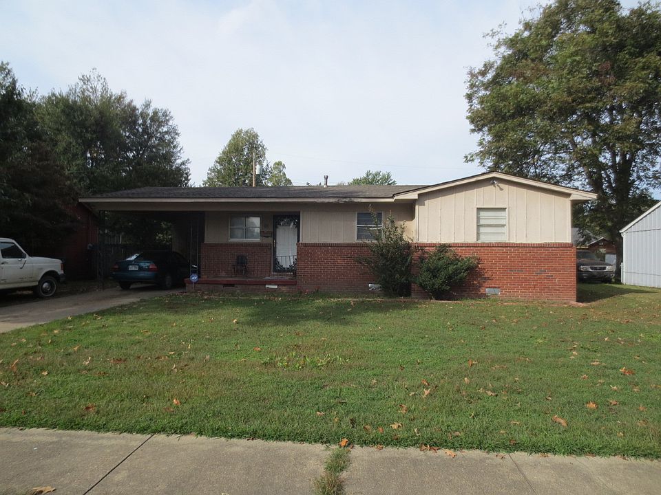 2nd image of 305 Louise St