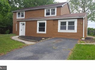 565 Charleston Rd, Willingboro, NJ 08046