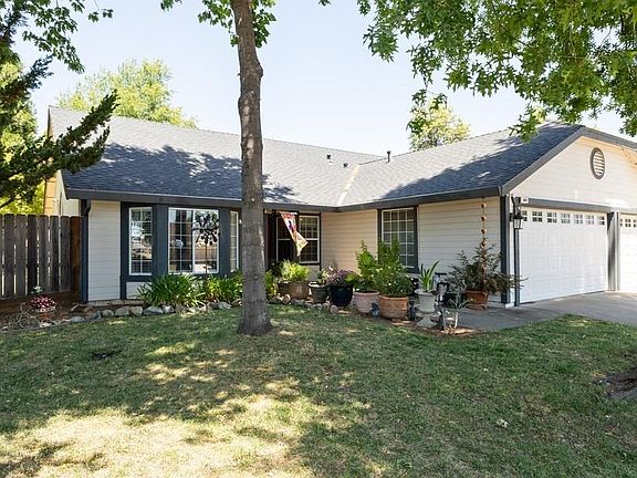 2nd image of 800 Willow Creek Dr