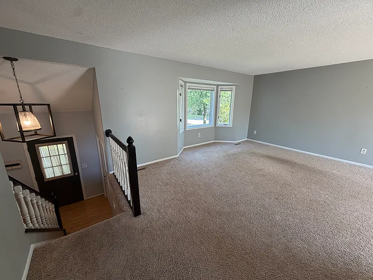 9502 Teakwood Ln N — Photo 8