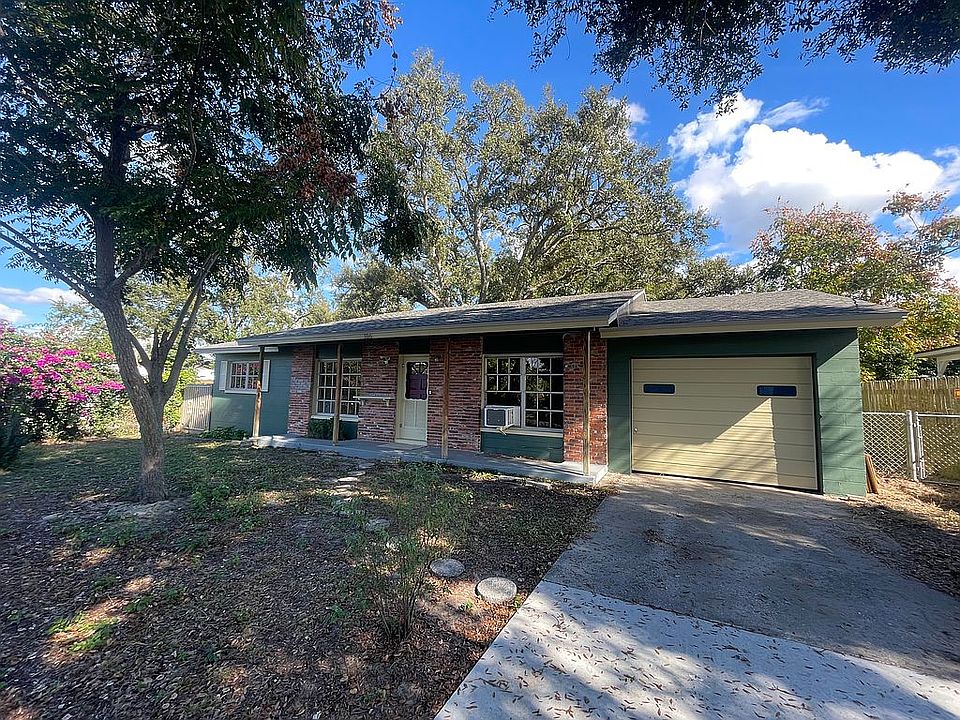 1st image of 106 Edgewater Dr